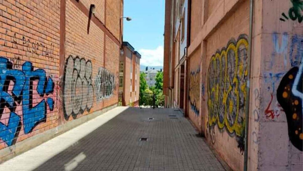 Retail in Ponferrada, León for sale - Building Photo - Image 3 of 5