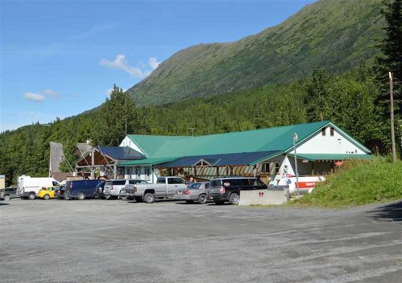 19194 Sterling Hwy, Cooper Landing, AK for sale - Primary Photo - Image 1 of 21