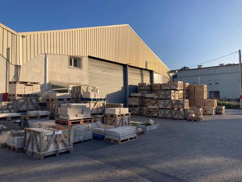 Office in Six-Fours-les-Plages for lease - Building Photo - Image 2 of 10