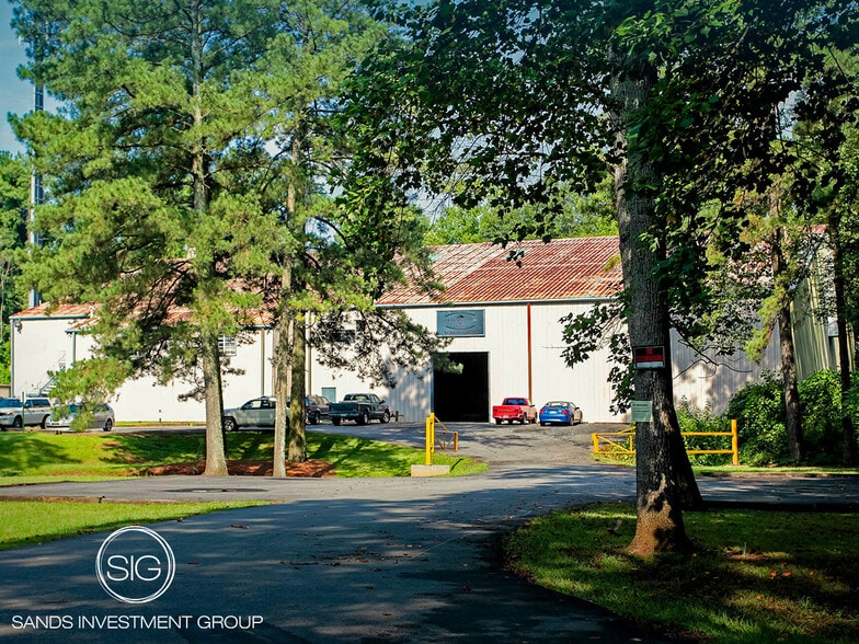 1000 Eastside Dr SE, Marietta, GA for sale - Building Photo - Image 1 of 3