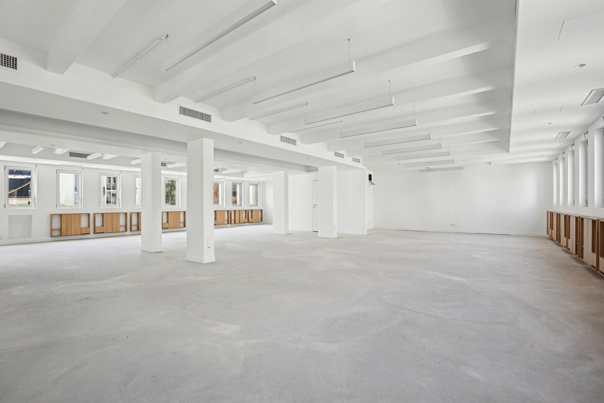 Rue Sextius Michel, Paris for lease Interior Photo- Image 1 of 7