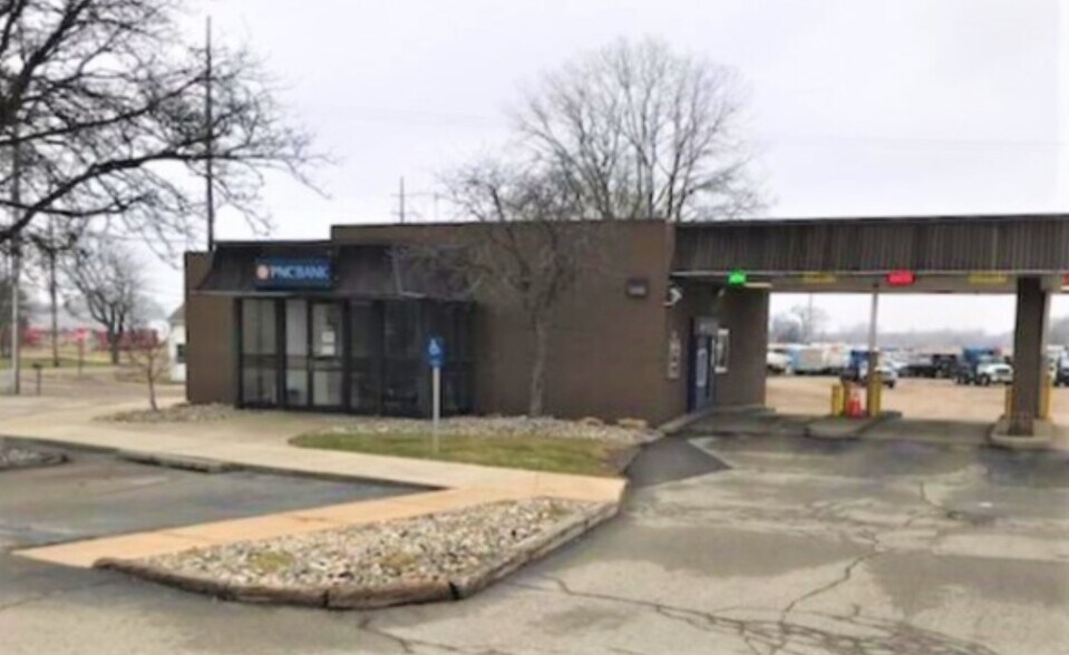 226 Lansing St, Charlotte, MI for sale - Building Photo - Image 1 of 1