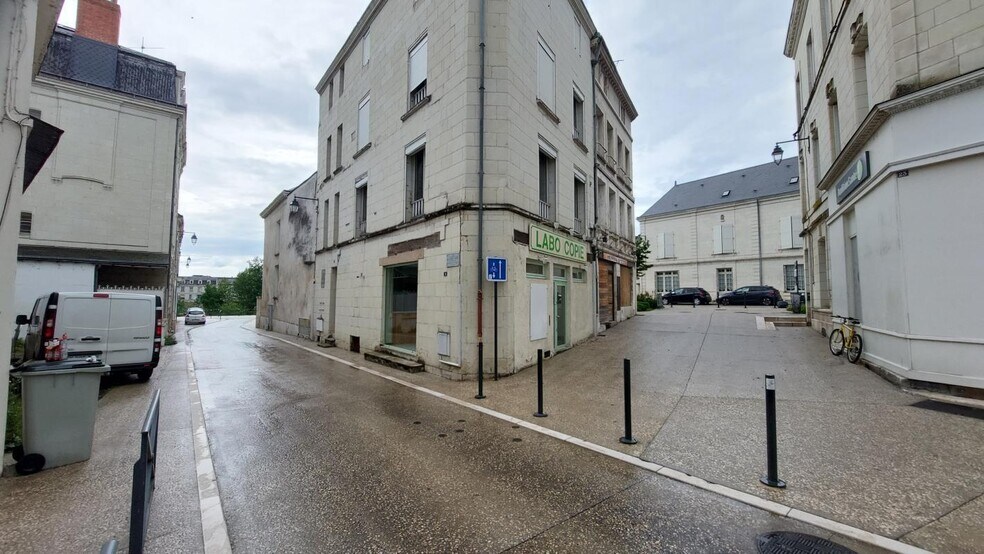 Retail in Châtellerault for lease - Building Photo - Image 2 of 5