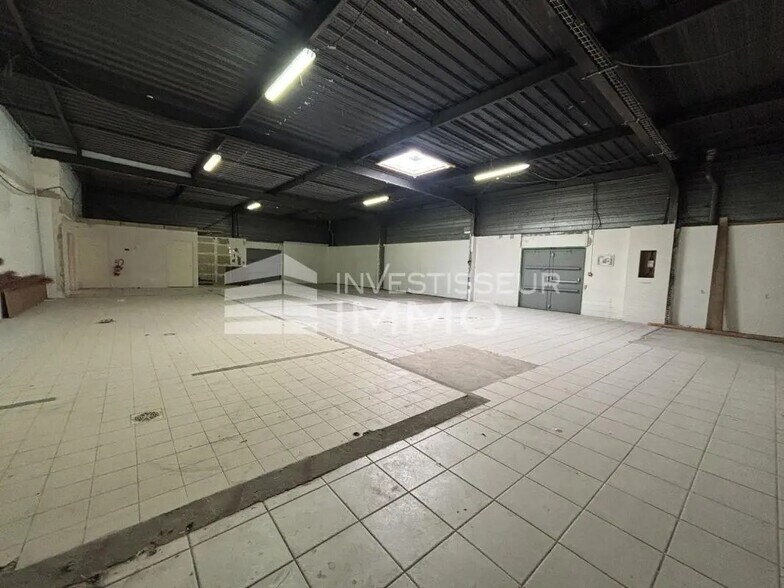 Retail in Mareuil-lès-Meaux for lease - Interior Photo - Image 3 of 4