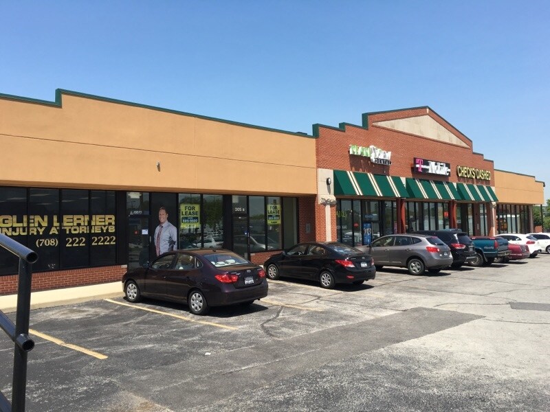 305 W Indian Trl, Aurora, IL for sale Building Photo- Image 1 of 1