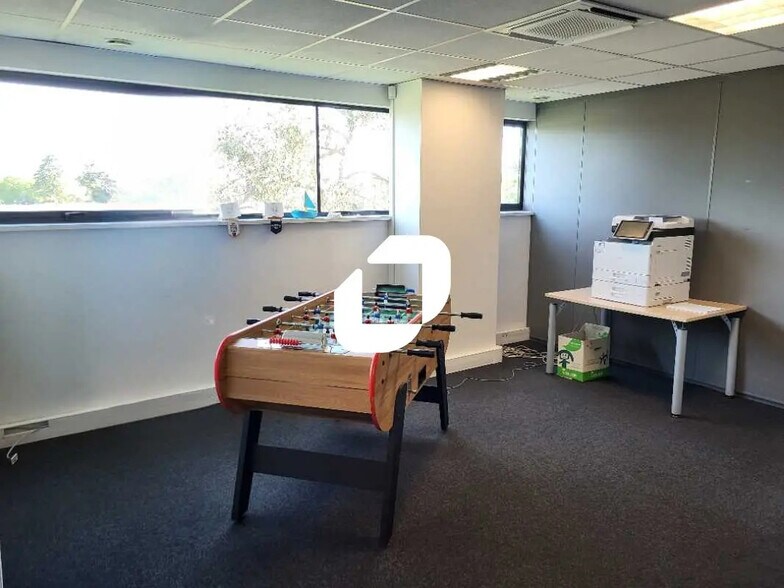 Office in Pessac for lease - Interior Photo - Image 3 of 10