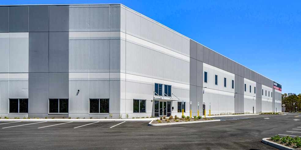 4865 Veterans Memorial Hwy, Holbrook, NY for lease - Building Photo - Image 2 of 8