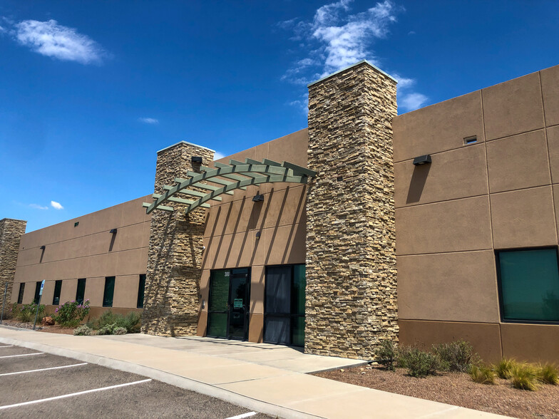 3821 Constitution Dr, El Paso, TX for lease - Building Photo - Image 1 of 18