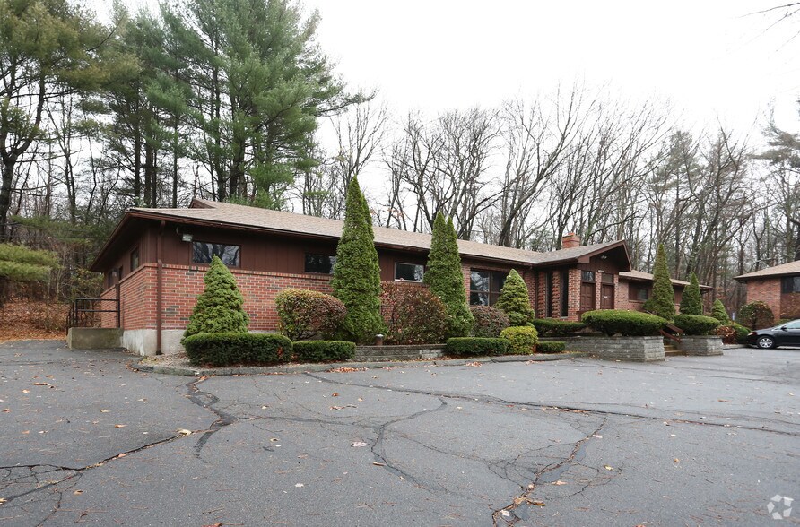 111 Hartford Tpke, Tolland, CT 06084