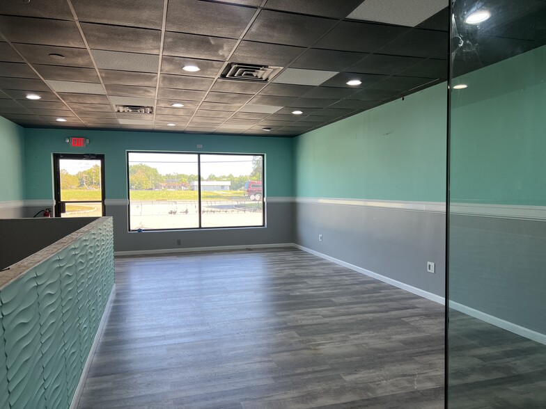 299 South Main St, Flemington, NJ for lease - Building Photo - Image 3 of 7