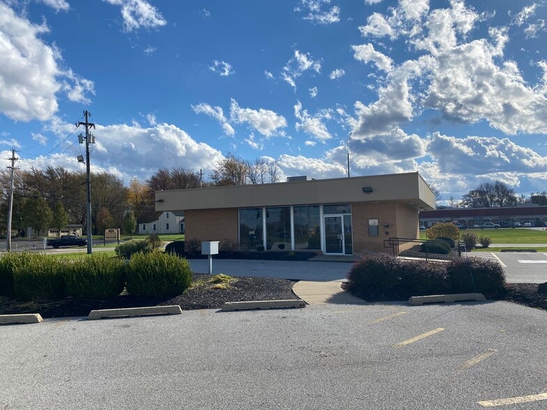 Retail in Painesville, OH for sale - Primary Photo - Image 1 of 1