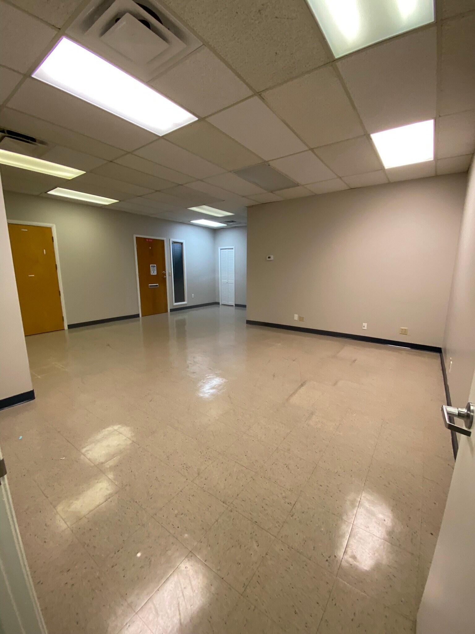 7901 Baymeadows Way, Jacksonville, FL 32256 Lakeside Executive Center