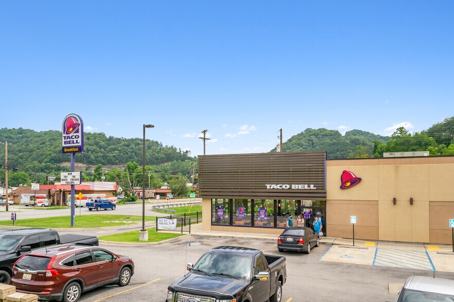 16 Maple St, Whitesburg, KY 41858 Taco Bell
