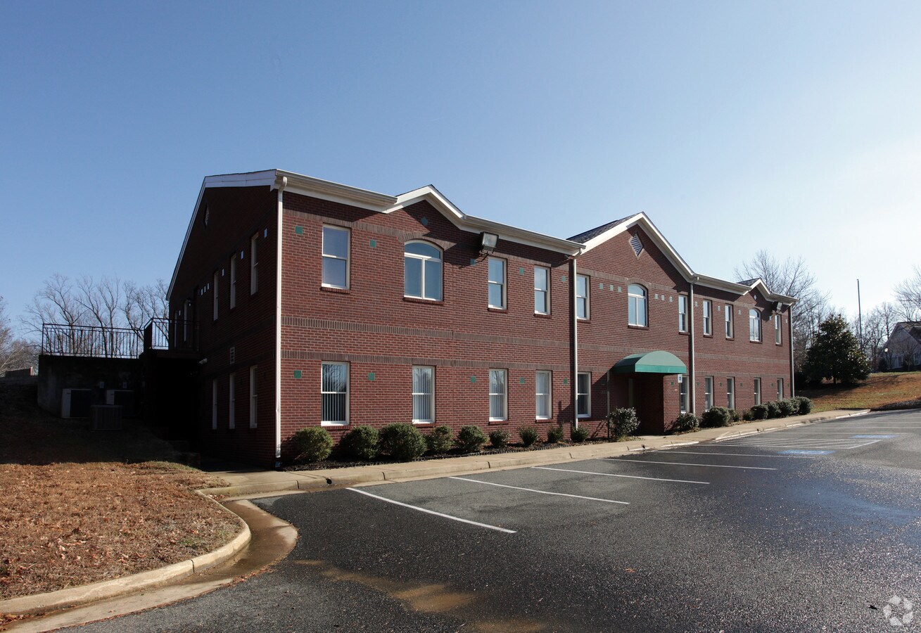 1965 Jefferson Davis Hwy, Fredericksburg, VA 22401