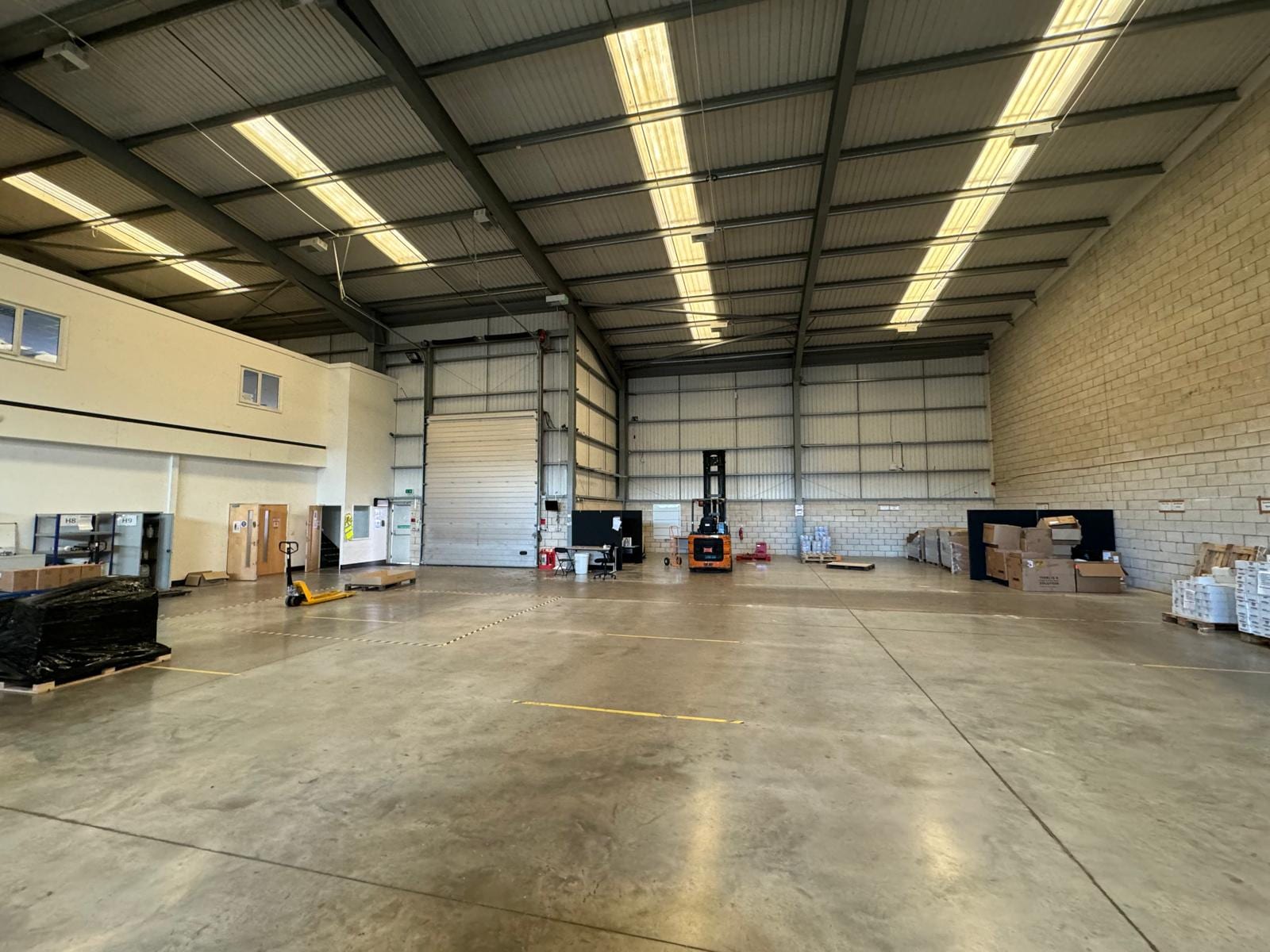 Broadgate Business Park, Oldham for lease Interior Photo- Image 1 of 4