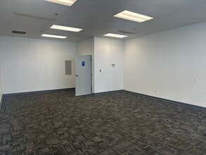 3401-3437 Airport Way, Fairbanks, AK for lease Interior Photo- Image 2 of 4