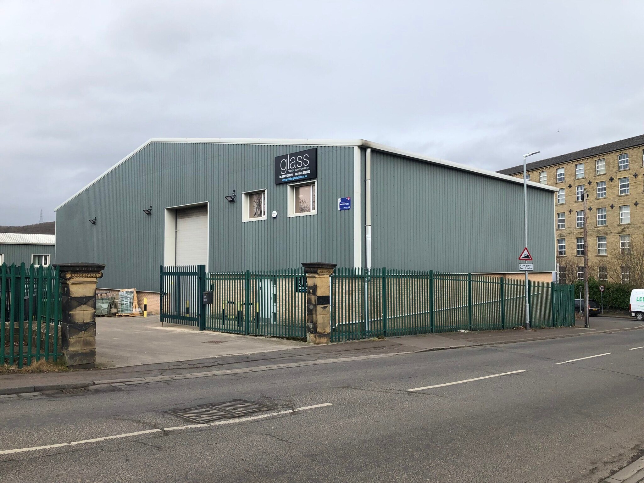 Dewsbury Rd, Elland for sale Primary Photo- Image 1 of 1