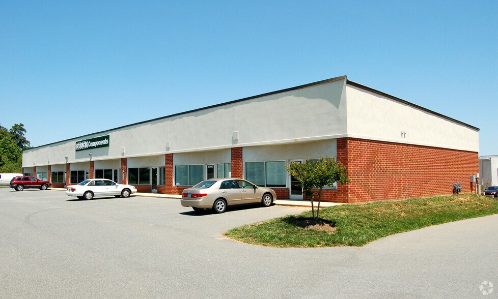 2630 Nelda Dr, Monroe, NC for sale - Primary Photo - Image 1 of 3