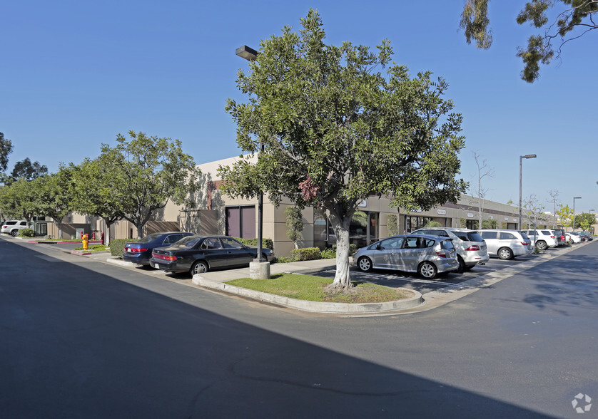 17165 Von Karman Ave, Irvine, CA for lease - Primary Photo - Image 2 of 6