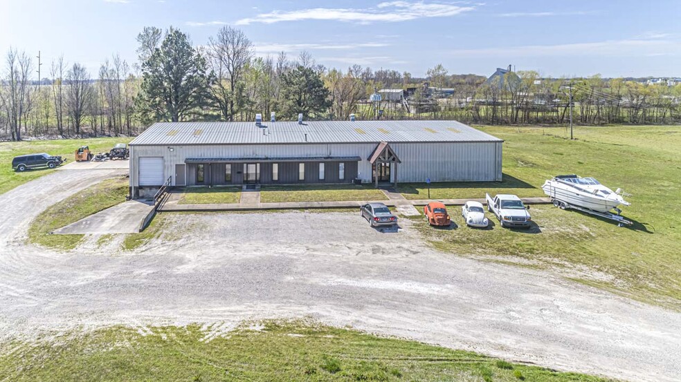 1110 Jetton Dr, Covington, TN for sale - Building Photo - Image 1 of 1