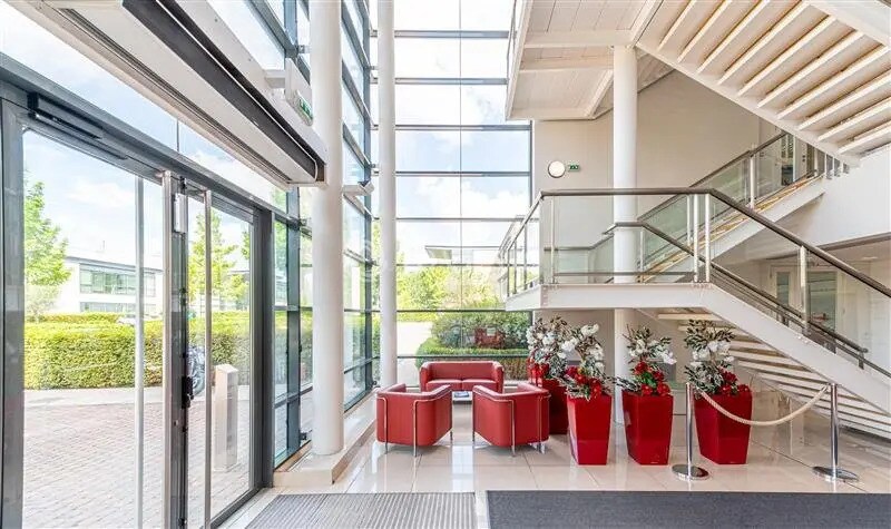 Office in Serris for sale - Lobby - Image 3 of 6