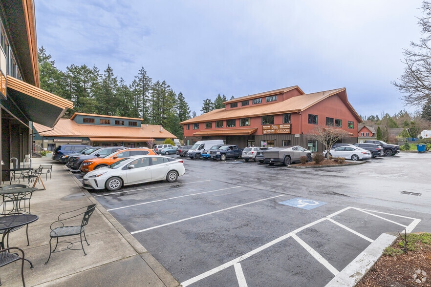 9723 Coppertop Loop NE, Bainbridge Island, WA for sale - Building Photo - Image 2 of 9