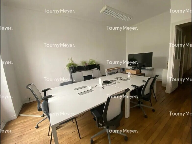 Office in Nantes for lease - Interior Photo - Image 2 of 3