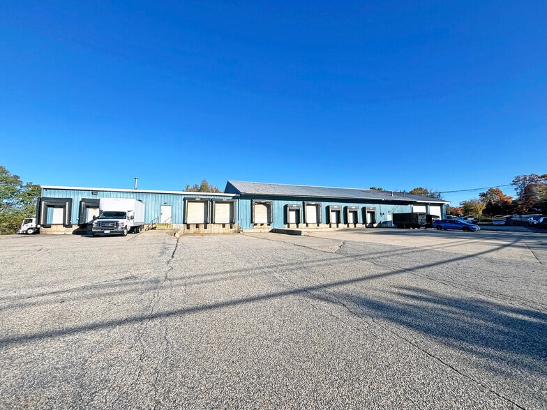 20 Colby Rd, Litchfield, NH for lease - Building Photo - Image 1 of 4