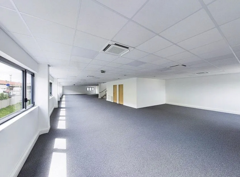 Industrial in Bobigny for lease Interior Photo- Image 1 of 14