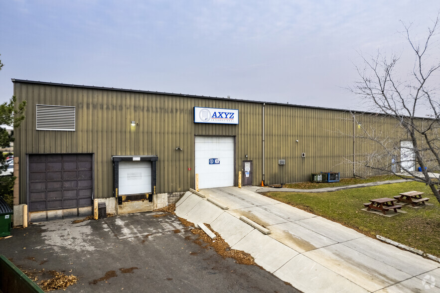 5330 S Service Rd, Burlington, ON for sale - Building Photo - Image 2 of 5