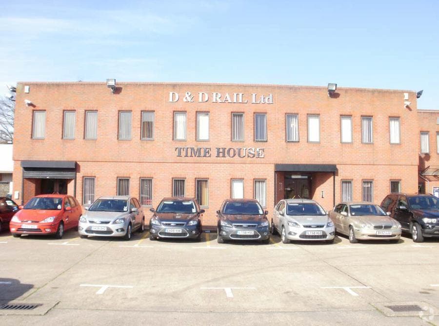 Time Sq, Basildon for lease Primary Photo- Image 1 of 2