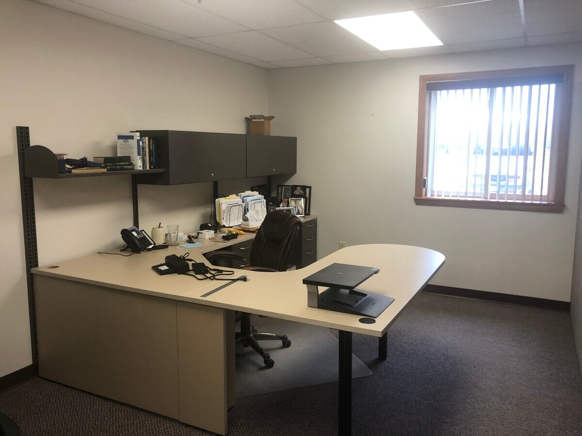 416 Lewiston Junction Rd, Auburn, ME 04210