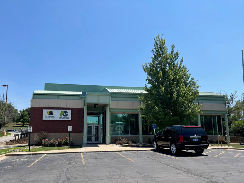 3500 W Clinton Pky, Lawrence, KS for lease - Building Photo - Image 1 of 3