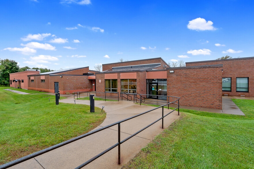 300 State Route 104, Oswego, NY for lease - Building Photo - Image 3 of 36