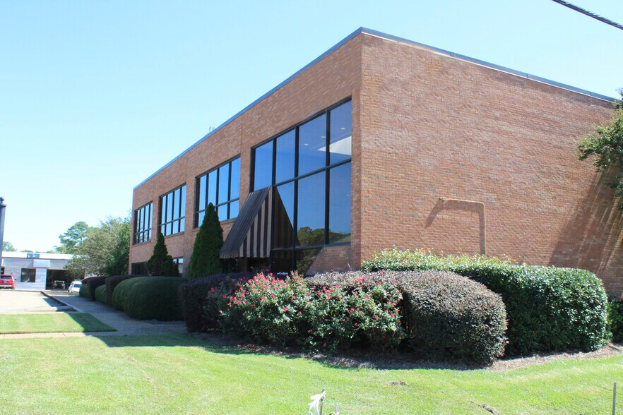 2600 Lakeland Ter, Jackson, MS 39216