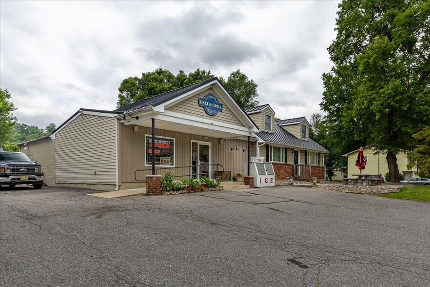 615 County Road 627, Bloomsbury, NJ for sale - Building Photo - Image 2 of 49