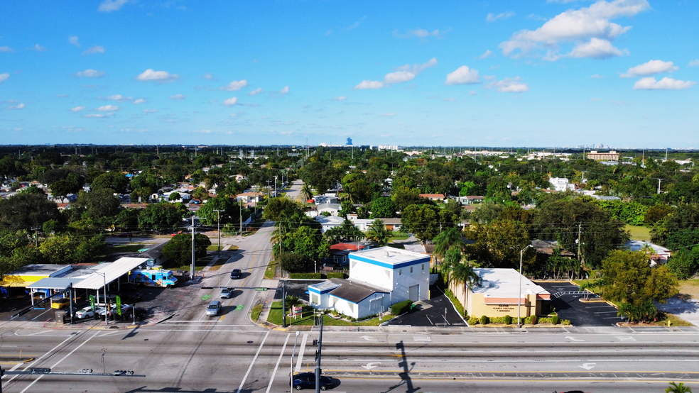 6151 Pembroke Rd, Hollywood, FL for lease - Aerial - Image 3 of 4