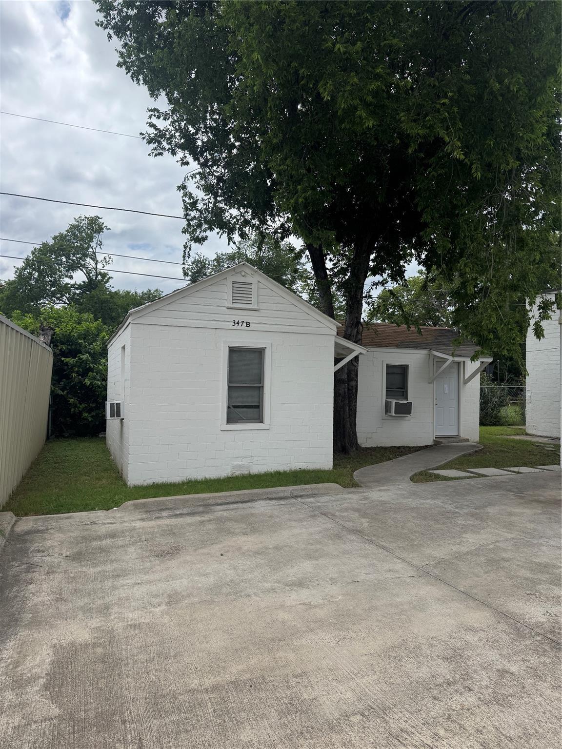 347-349 N Cherry Ln, Fort Worth, TX for lease Building Photo- Image 1 of 4
