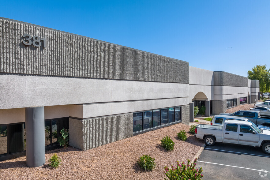 211-381 E Chilton Dr, Chandler, AZ for lease - Building Photo - Image 1 of 7