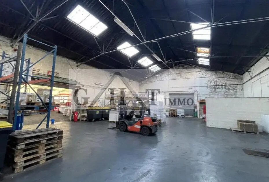 Industrial in Brie-Comte-Robert for sale Interior Photo- Image 1 of 8
