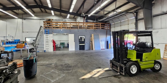 10913 Mountain Loop Hwy, Granite Falls, WA for sale - Interior Photo - Image 2 of 2