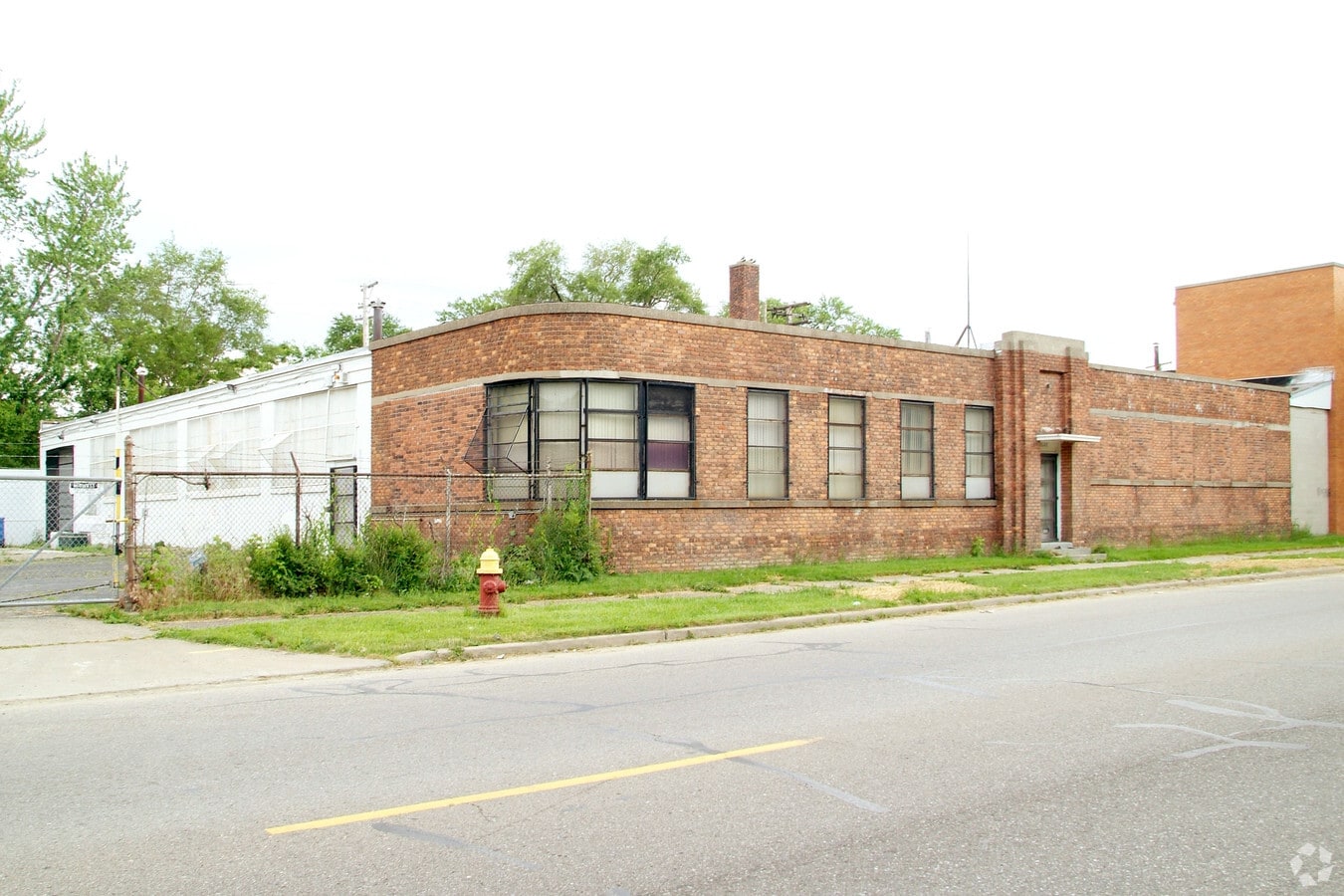 8640 Grinnell St, Detroit, MI 48213