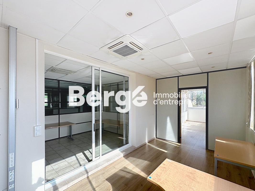 Office in Mouans-Sartoux for lease Interior Photo- Image 1 of 6
