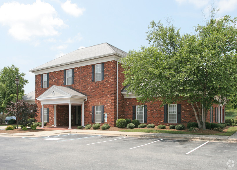 804 Randolph St, Thomasville, NC for lease - Building Photo - Image 2 of 5