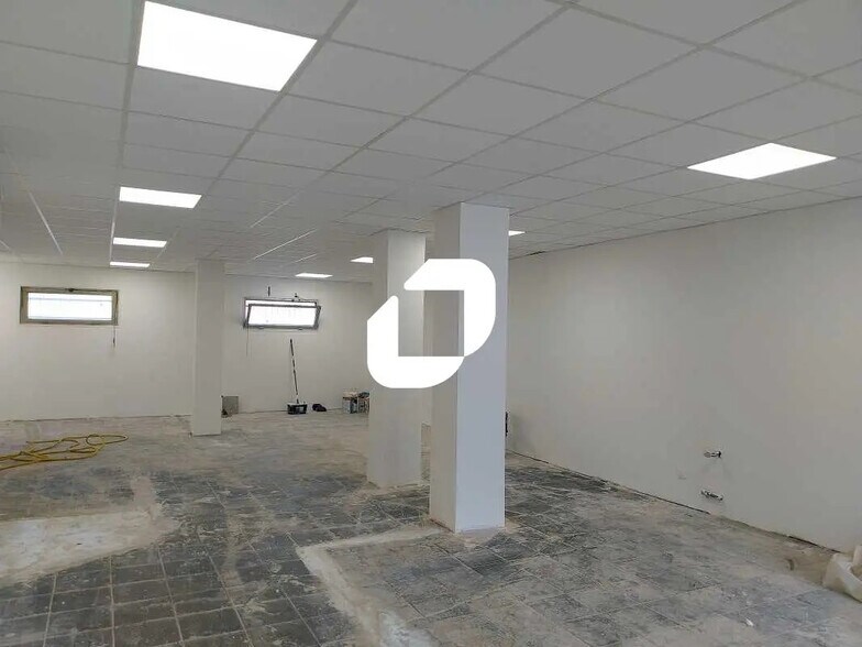 Retail in Montpellier for lease - Interior Photo - Image 3 of 5