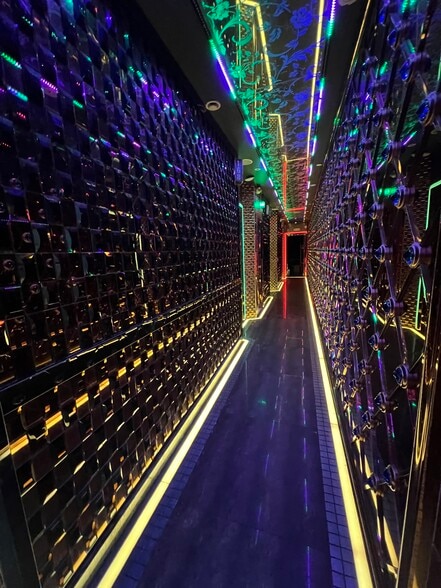 6115, 6117, 6121 20th Ave portfolio of 3 properties for sale on LoopNet.com - Building Photo - Image 3 of 27