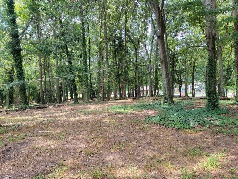 947-963 Sheppard Rd, Stone Mountain, GA for sale - Building Photo - Image 2 of 11