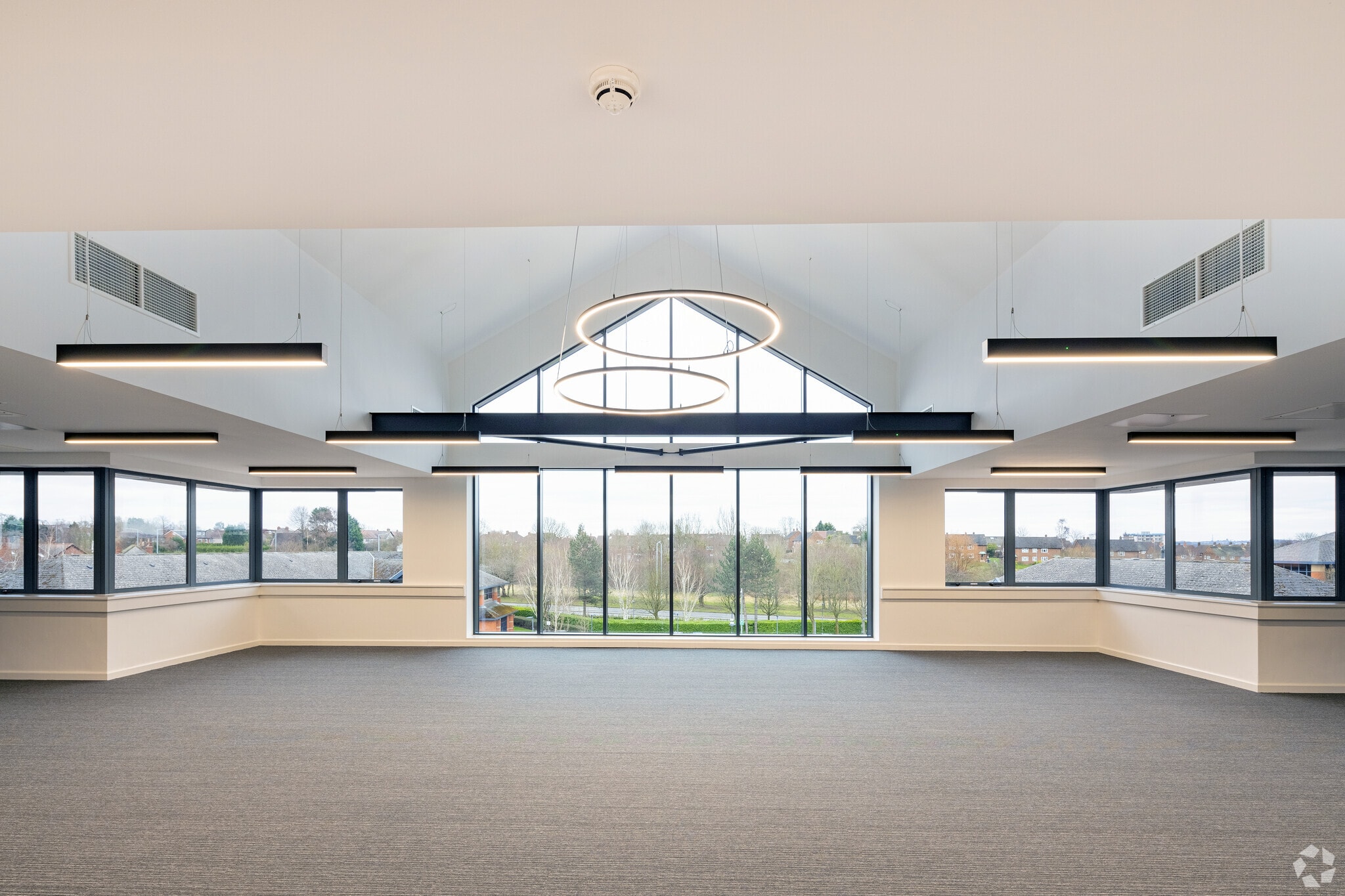 Redvers Close, Leeds for lease Interior Photo- Image 1 of 8