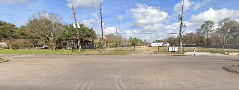 822 W Greens Rd, Houston, TX for sale - Building Photo - Image 2 of 6