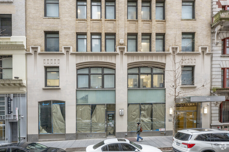 186 Joralemon St, Brooklyn, NY for lease - Primary Photo - Image 1 of 4